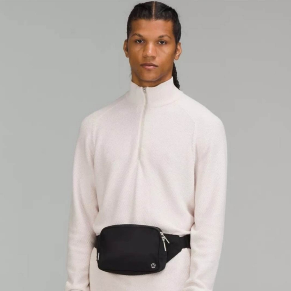 LULULEMON UNISEX BELTBAG 2L